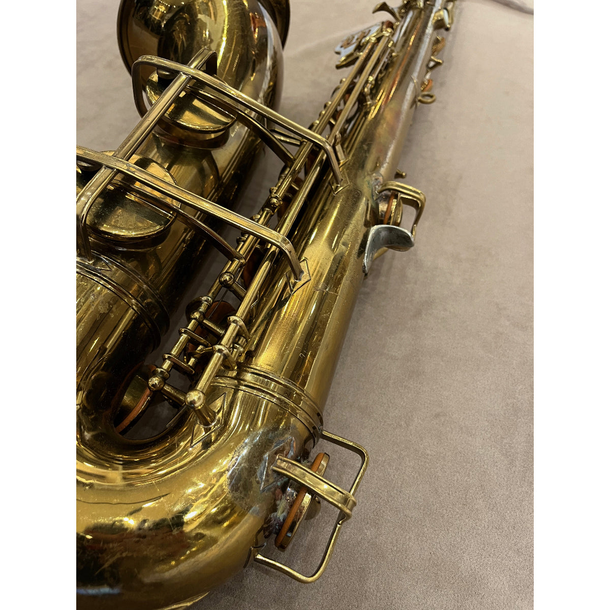 Buescher Aristocrat Series II Big B tenorsaxofoon 305692