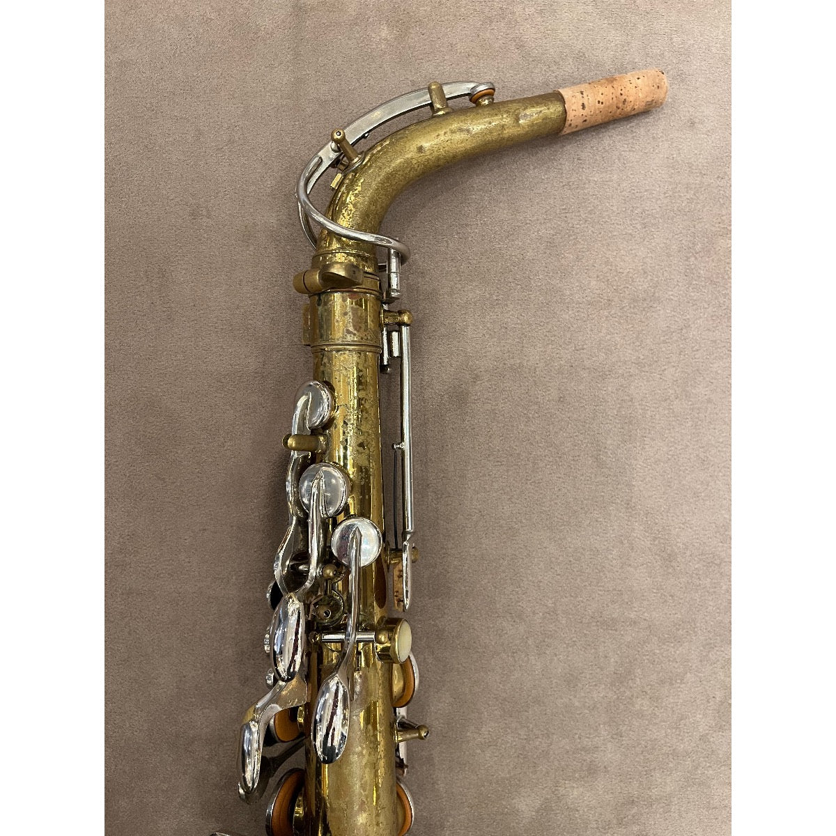Buescher Aristocrat Series IV altsaxofoon 471049