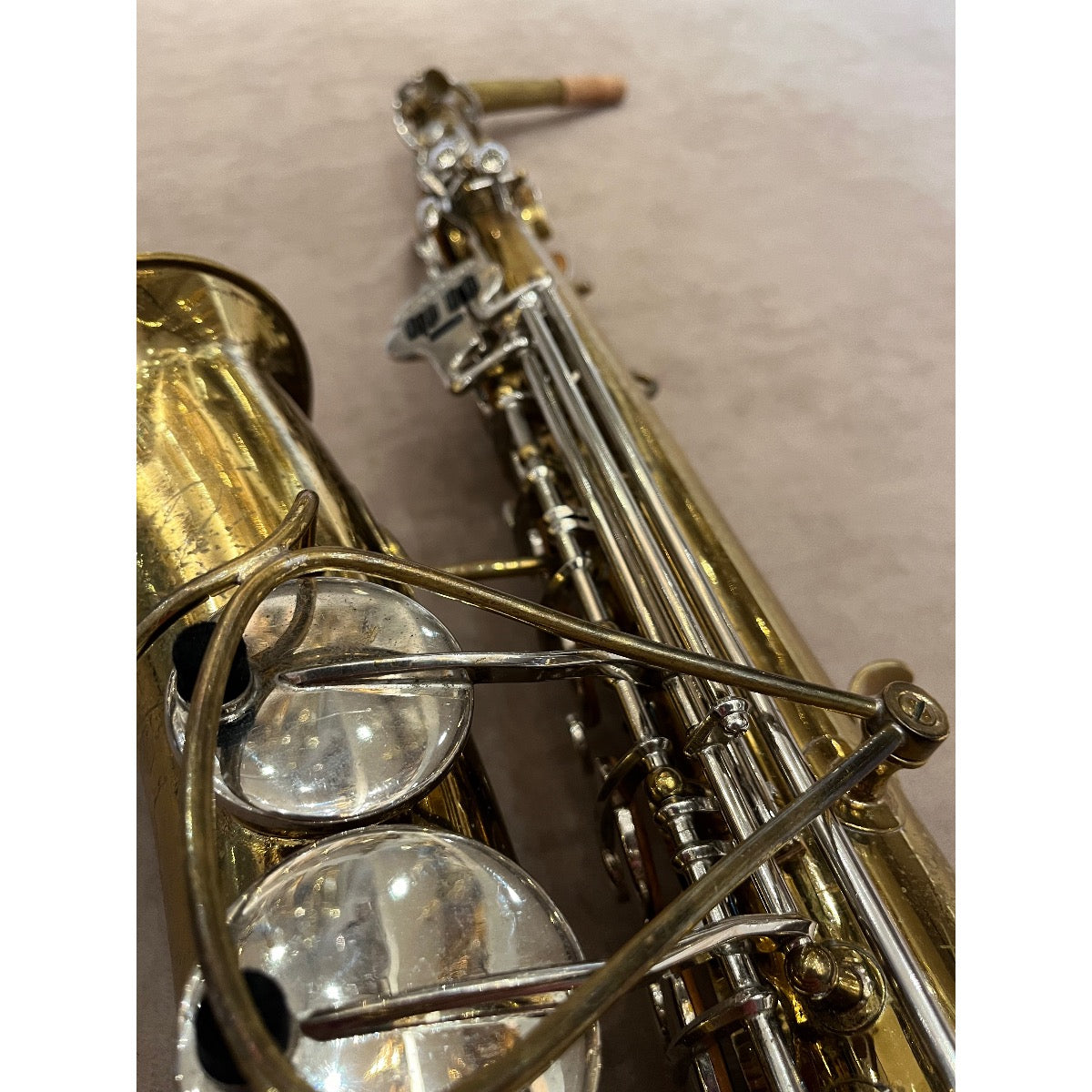 Buescher Aristocrat Series IV altsaxofoon 471049